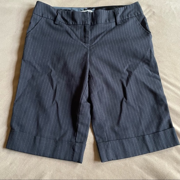 XX3 Pinestriped Bermuda Shorts - Size Small - Picture 1 of 7
